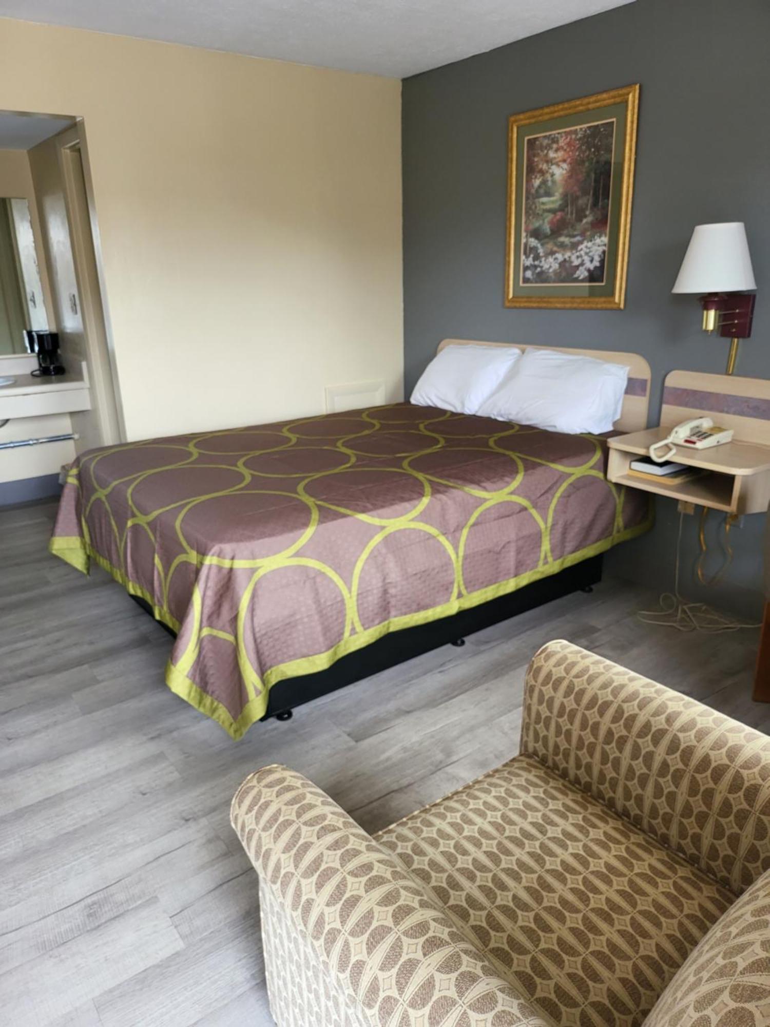 Budget Host Inn Bristol Ngoại thất bức ảnh